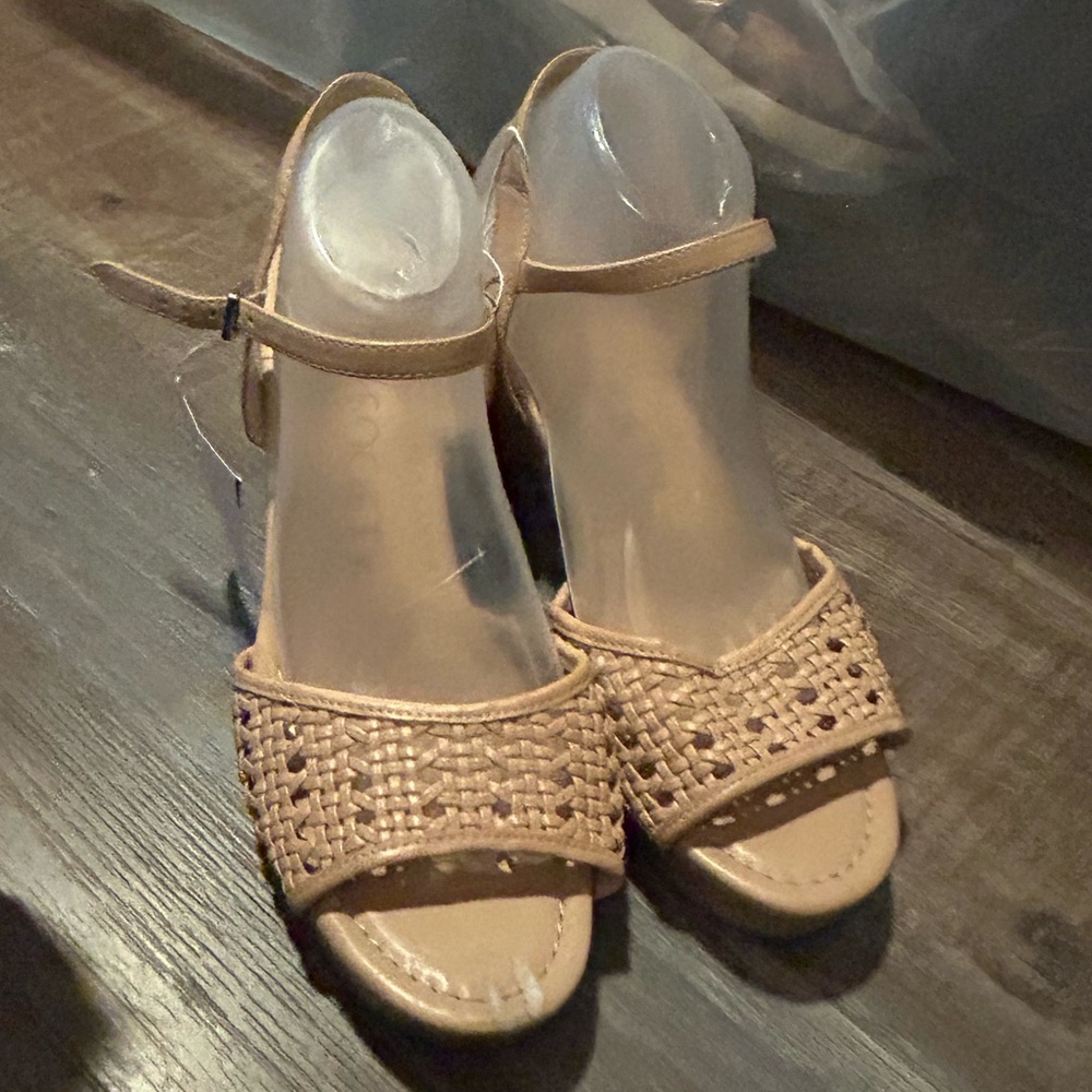 Sole/Society Heels Womens 10 M so Netta Ankle Straps Beige Faux Leather Slip On